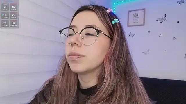 sweettvera on StripChat 