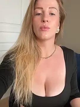 Avatar of Sweety_Foxy69