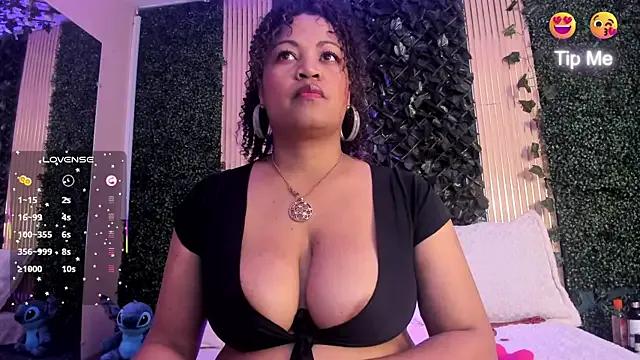 StripChat TaniaJhons  is Freechat  TaniaJhons — Ride Dildo