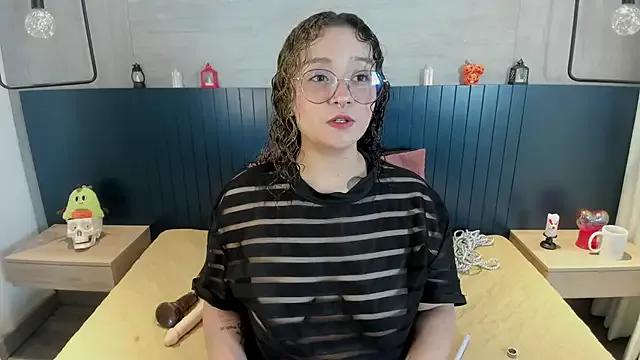 Freechat tara_black_ on StripChat