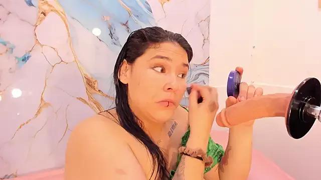 Freechat TIFFANY_GLOW__ on StripChat