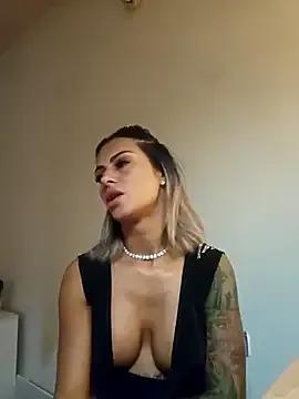 Freechat TiffanyMaze on StripChat