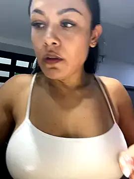 Freechat TiffanyyLam on StripChat