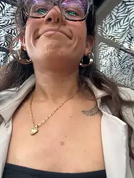 StripChat ValeriEvan is Freechat ValeriEvan — Panties off in Public