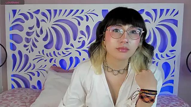 StripChat valkyra_catnoir  is Freechat  valkyra_catnoir — Rub ice on my tits whit oil