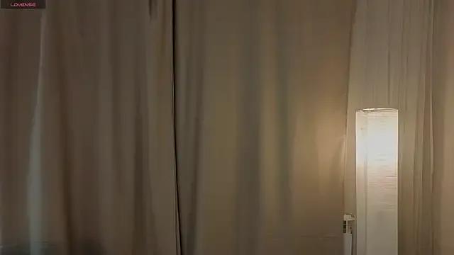 WanCawood — lick my lips close up