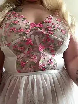 xxcurvyjessiexx on StripChat 