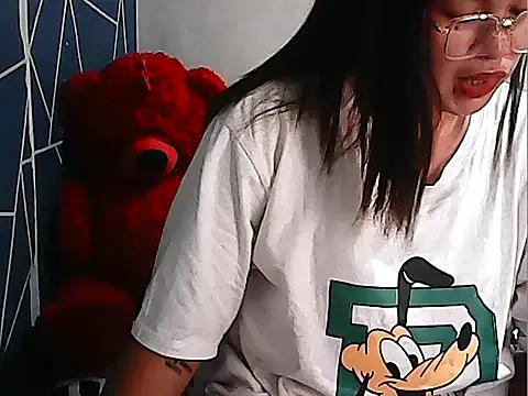 Freechat xxkitty27xx on StripChat