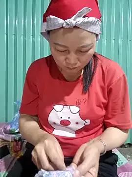yoowwmr on StripChat