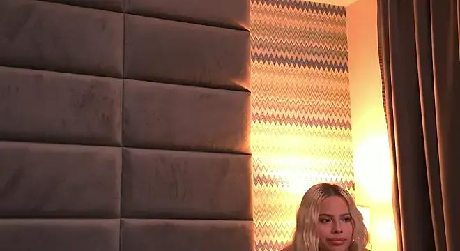 Freechat YssabelFox on StripChat