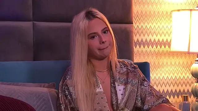Freechat YssabelFox on StripChat
