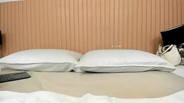 Freechat zara_lopez on StripChat