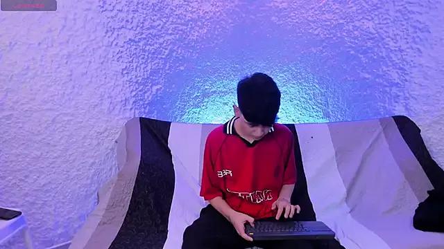 Group zeus_blaze on StripChat