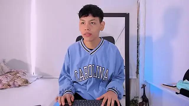 Group zeus_blaze on StripChat