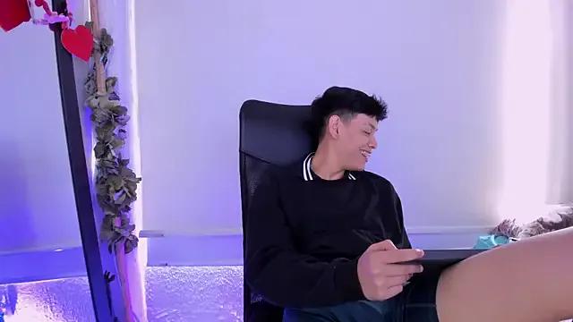 Group zeus_blaze on StripChat