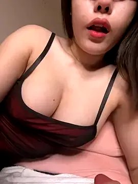 ZinzinLy on StripChat 