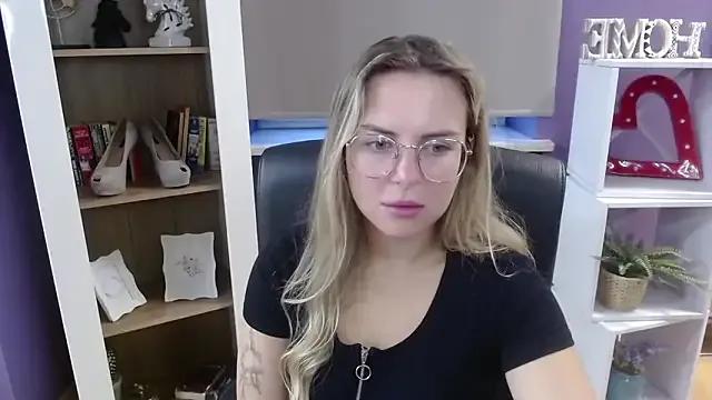 Freechat Zoey_Erotic on StripChat